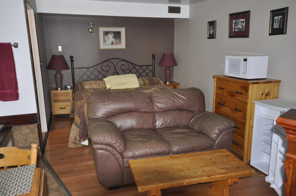 Kingsbridge Inn / Bon-Air Motel Wasaga Beach Habitación foto